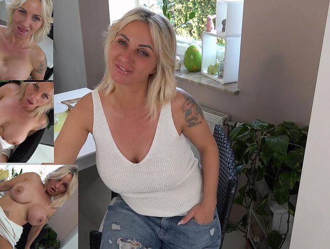 sweetpinkPu**y Porno Video: Typisch Männer ! Bekannter Küchenbauer macht es sofort!